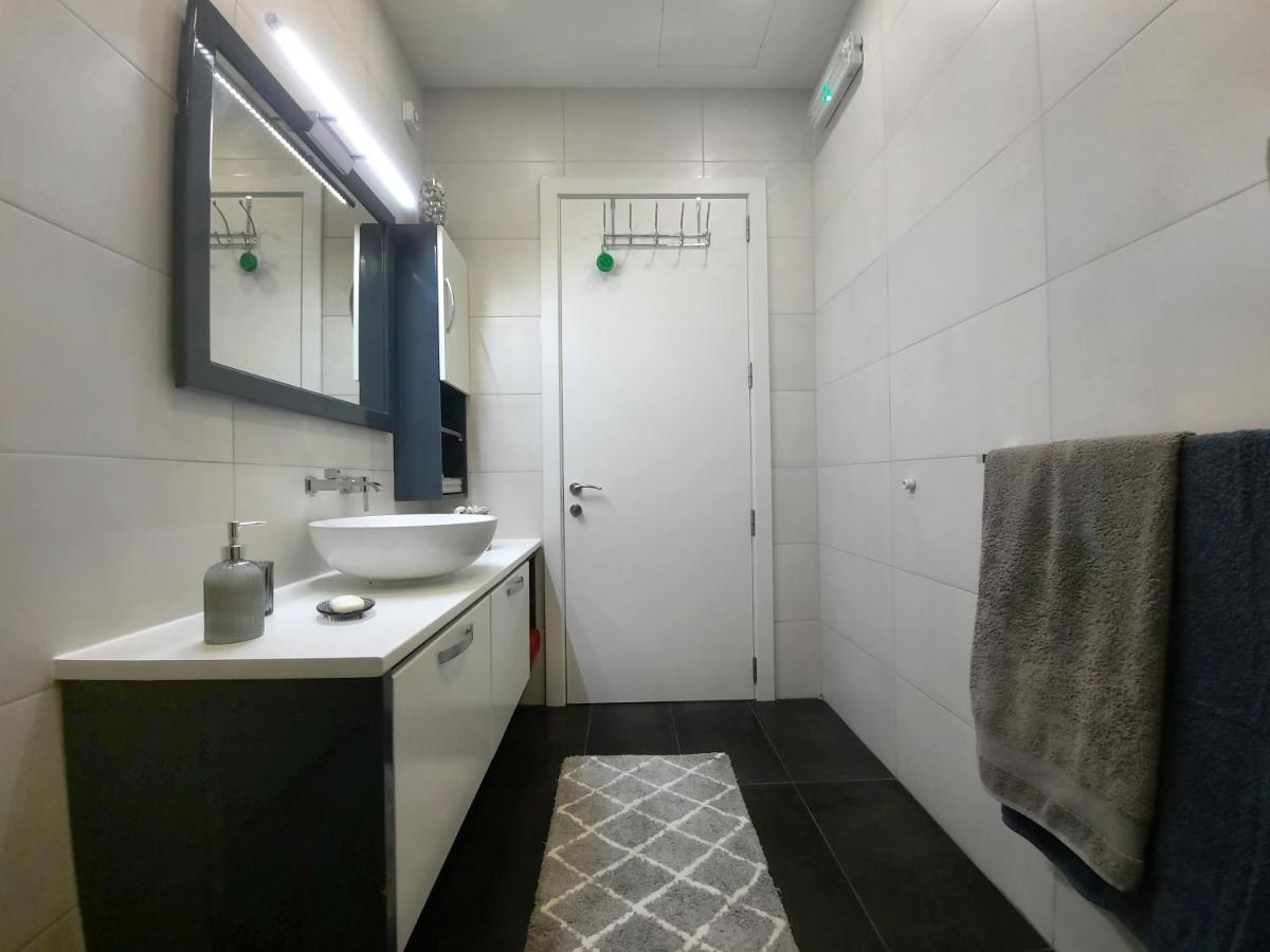 Cozy Rooms - Great Bus Connections - Free Parking Моста Екстер'єр фото