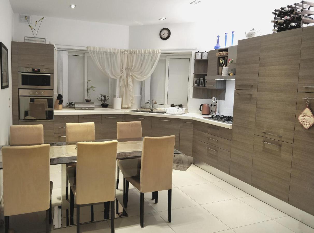 Cozy Rooms - Great Bus Connections - Free Parking Моста Екстер'єр фото